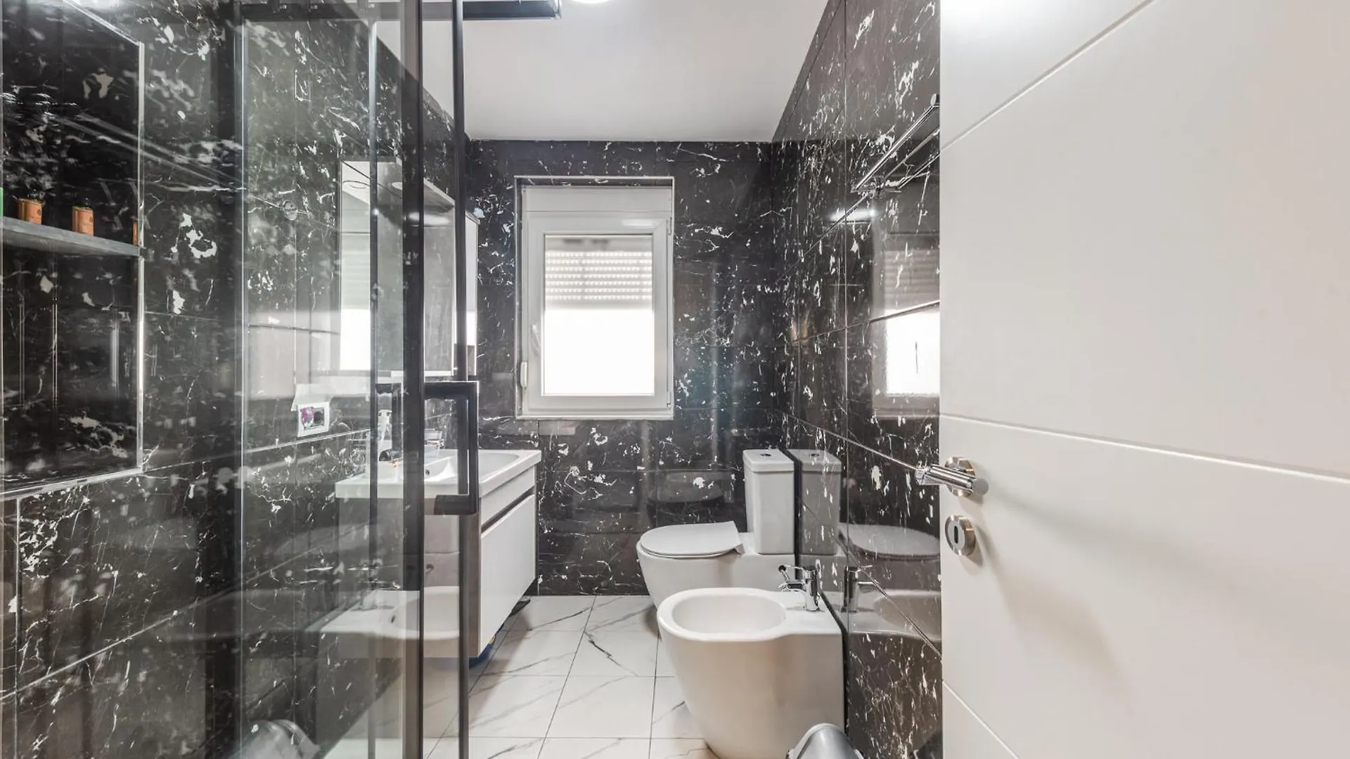 Urban Retreat By Ps Apartment Durres