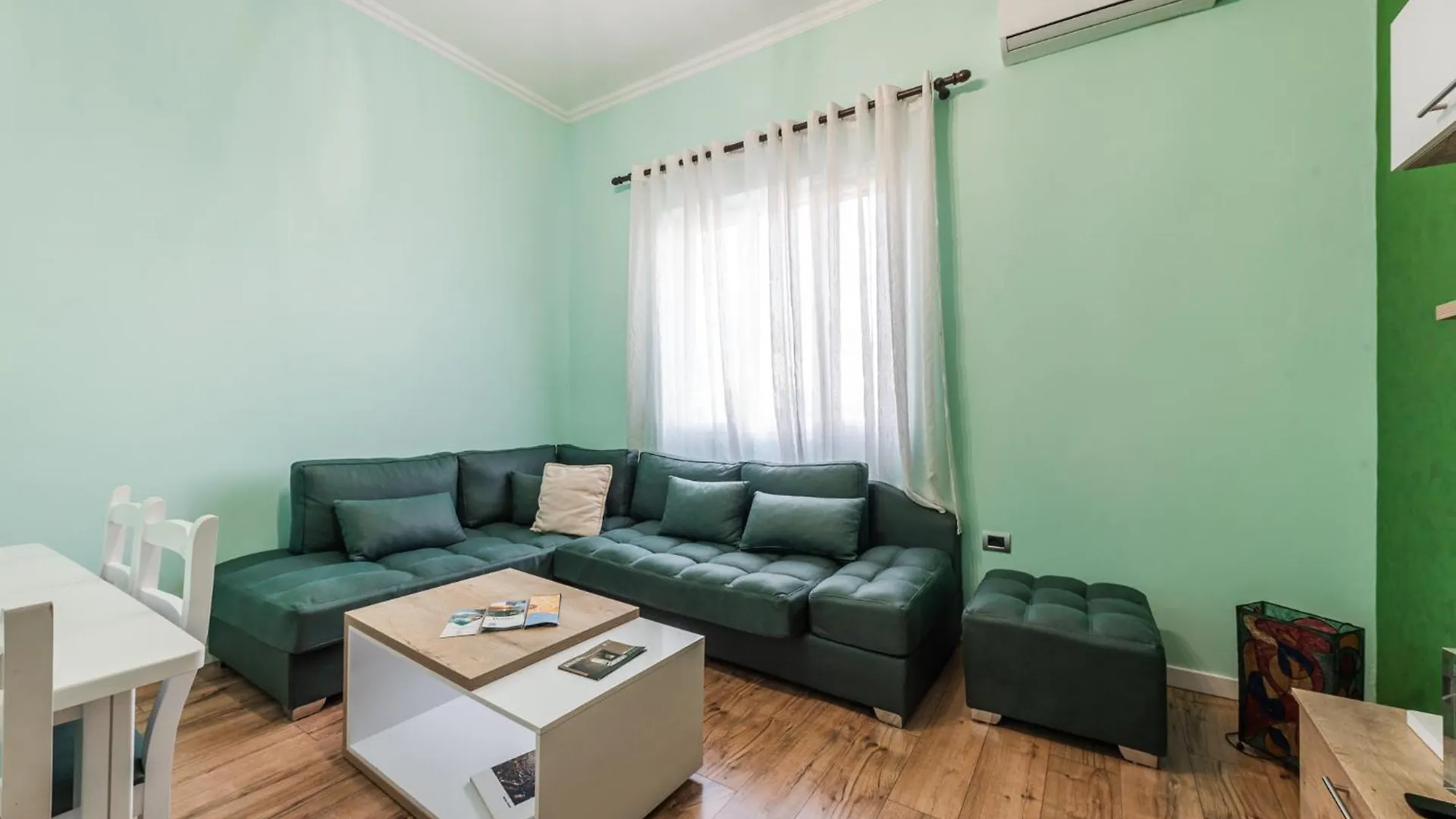 Urban Retreat By Ps Apartment Durres