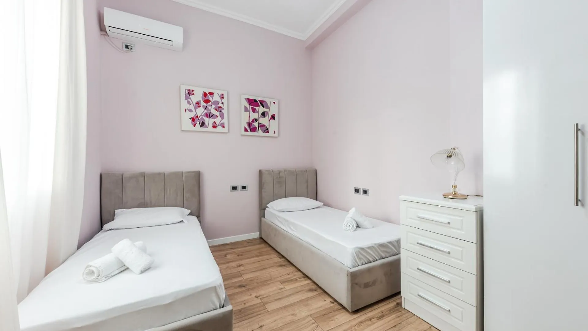Urban Retreat By Ps Apartment Durres Albania